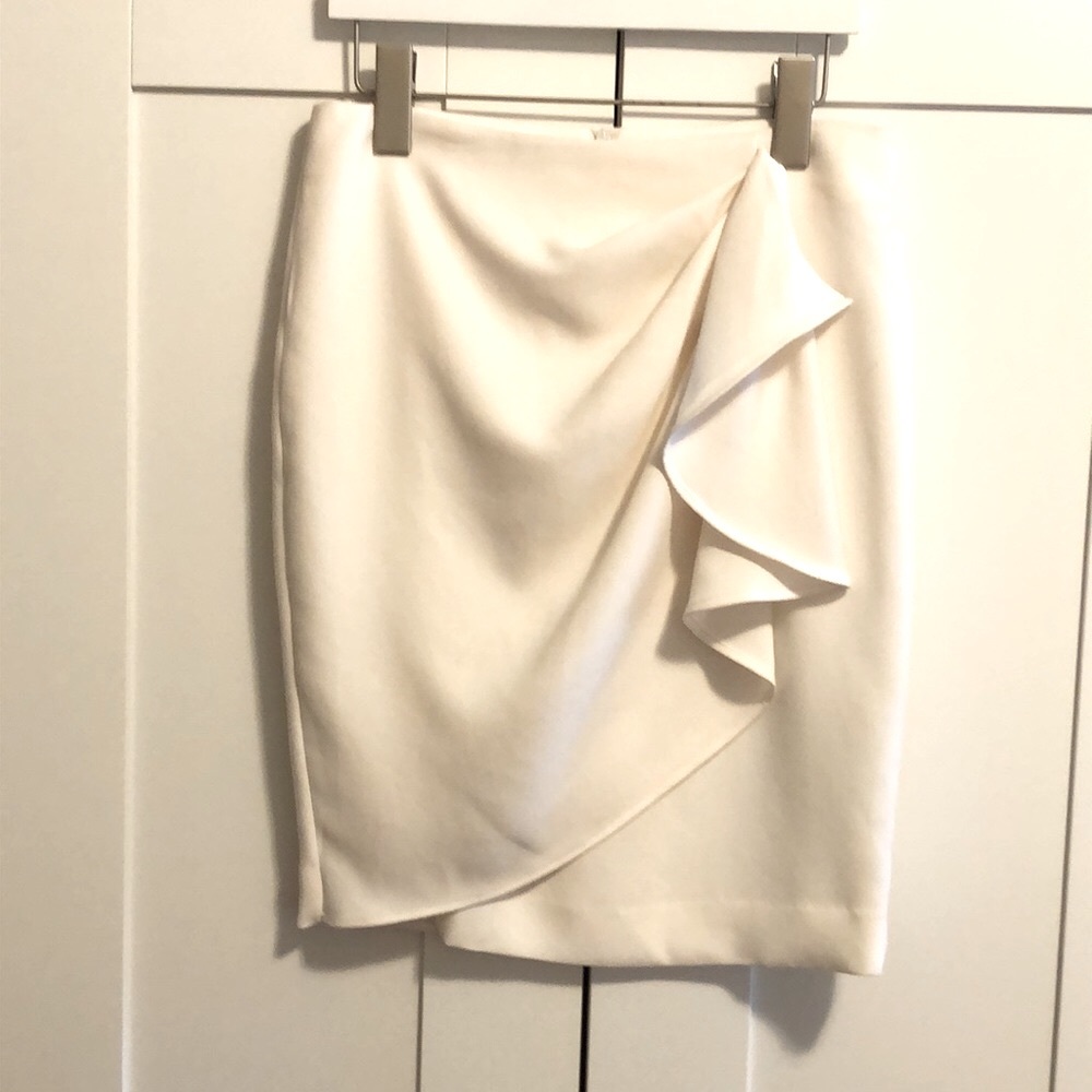 Zara Front Ruffled Mini Skirt - Picture 2 of 9